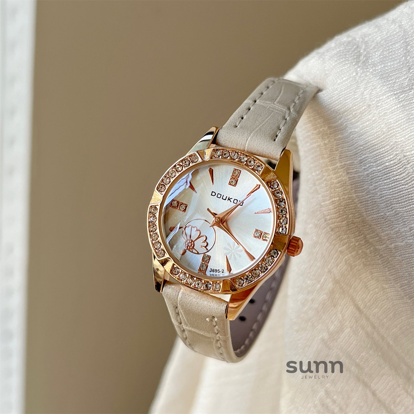 Deeksha Camellia Quartz Watch [E3HV4FC8]
