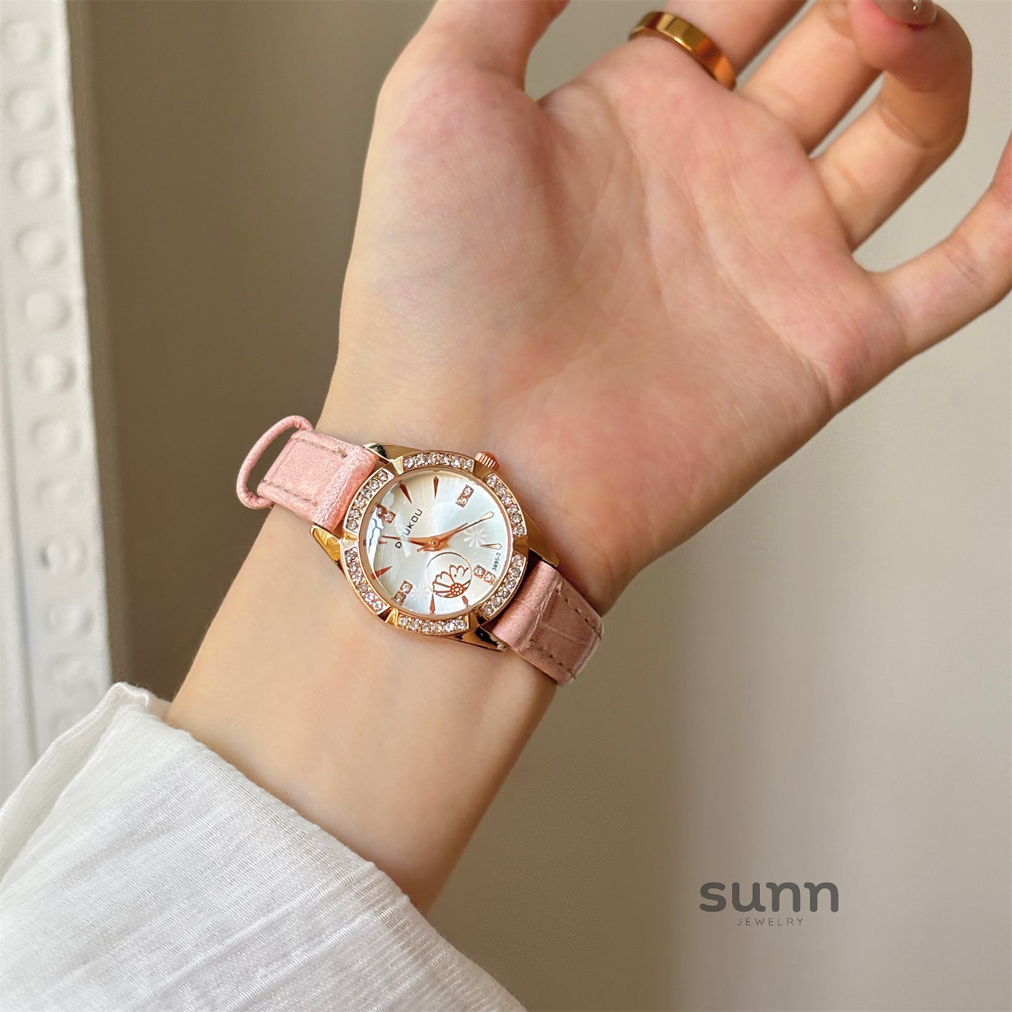Deeksha Camellia Quartz Watch [H9KYTNGH]