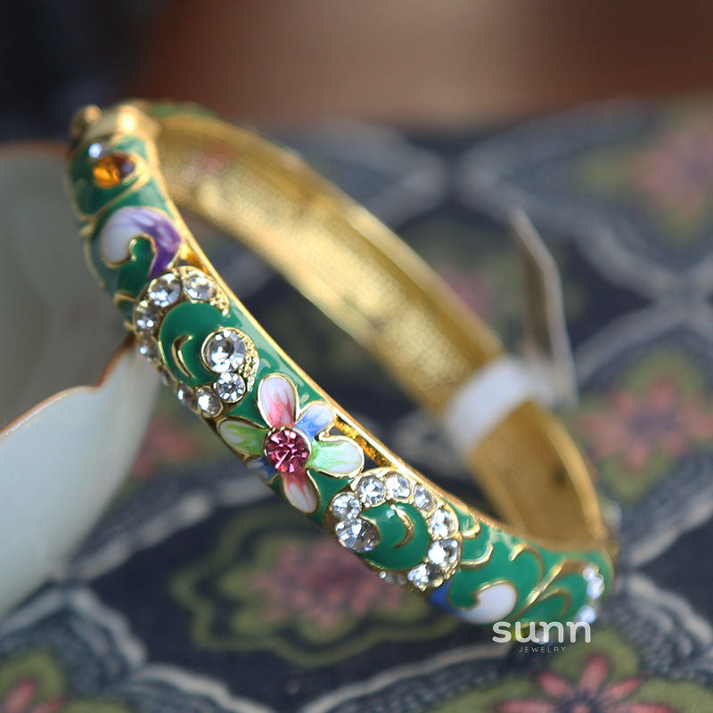 Delany Floral Cuff Bracelet [DN8QGH3X]