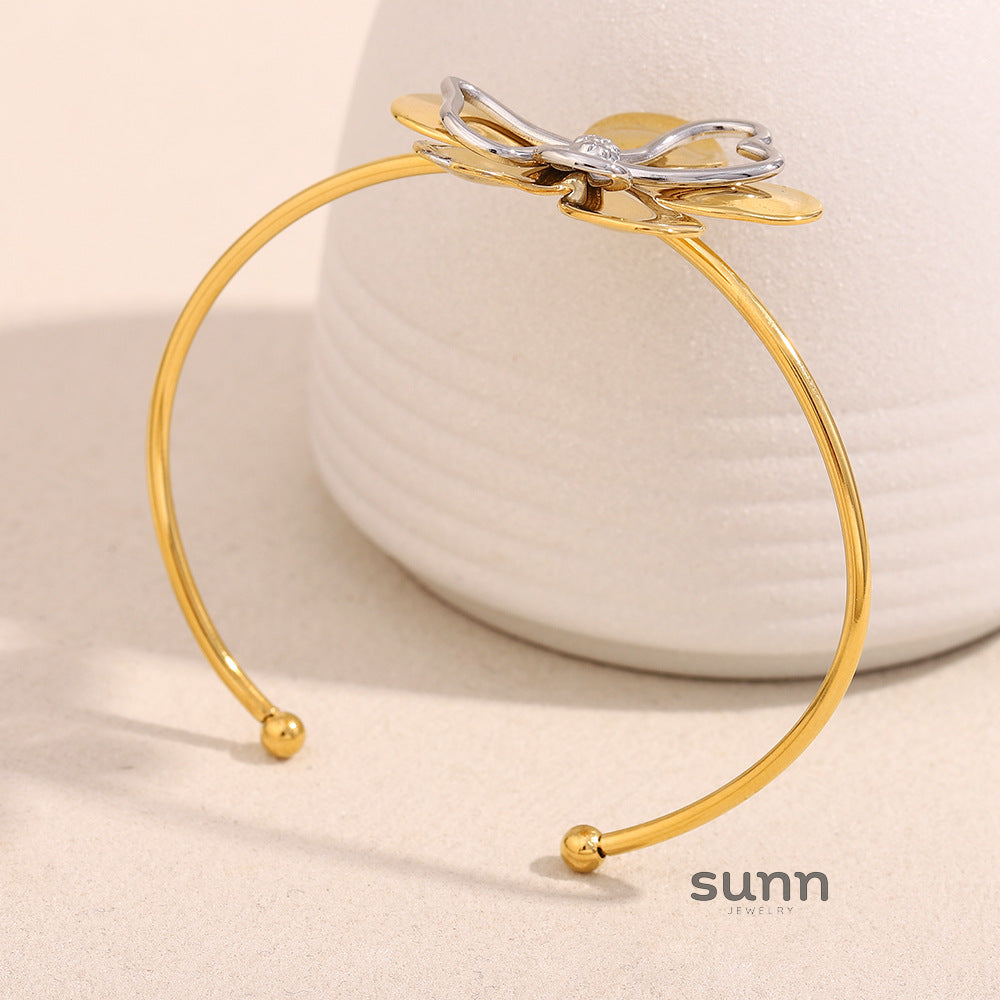 Della Delicate Floral Bracelet [7F84K0RU]