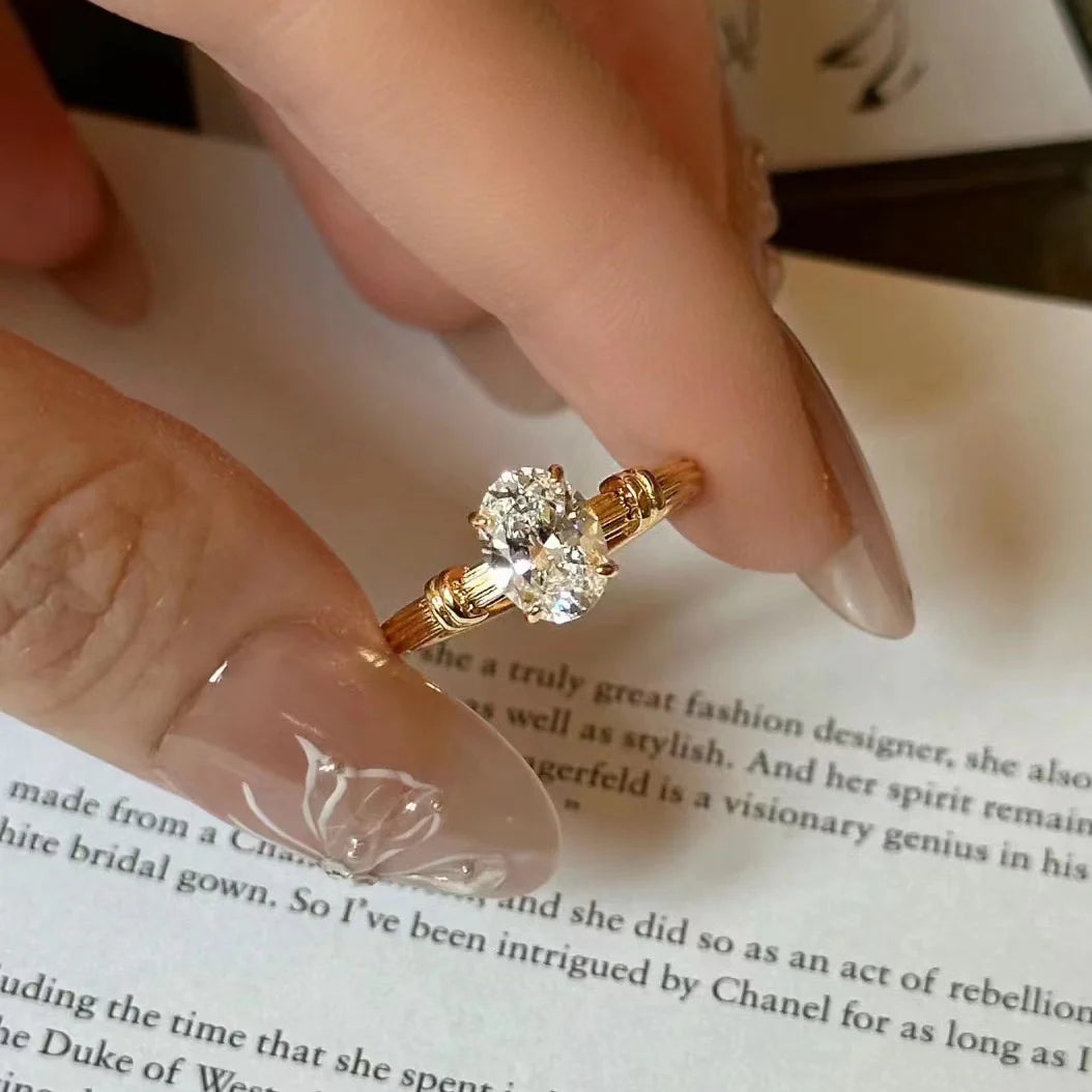 Delphine Sparkling Knot Ring
