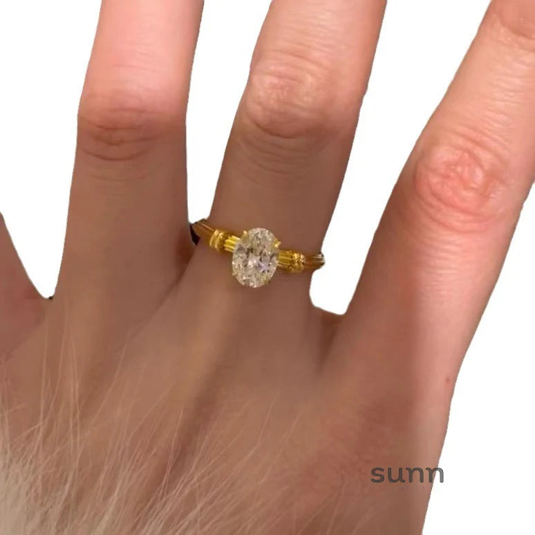 Delphine Sparkling Knot Ring