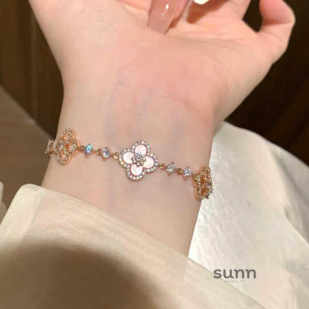 Delyla Clover Mother-Of-Pearl Bracelet [SSDYFLIC]