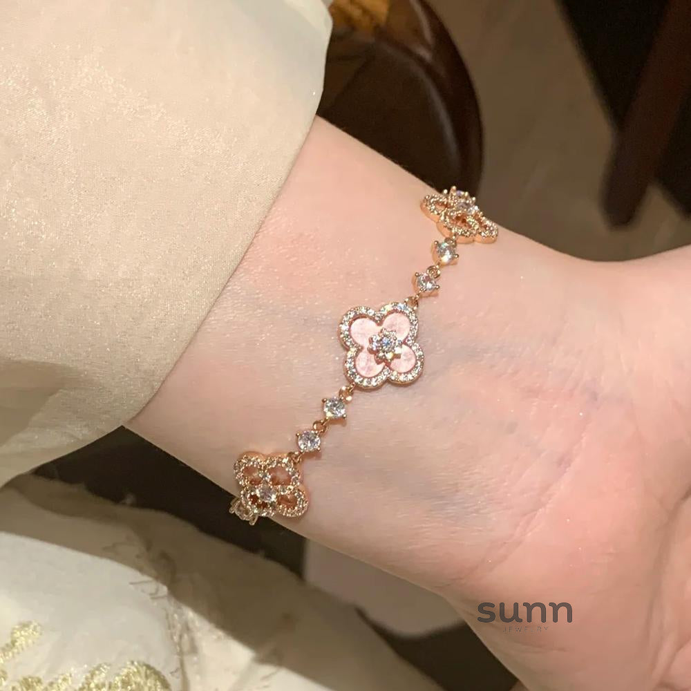 Delyla Clover Mother-Of-Pearl Bracelet [23PF9NPJ]