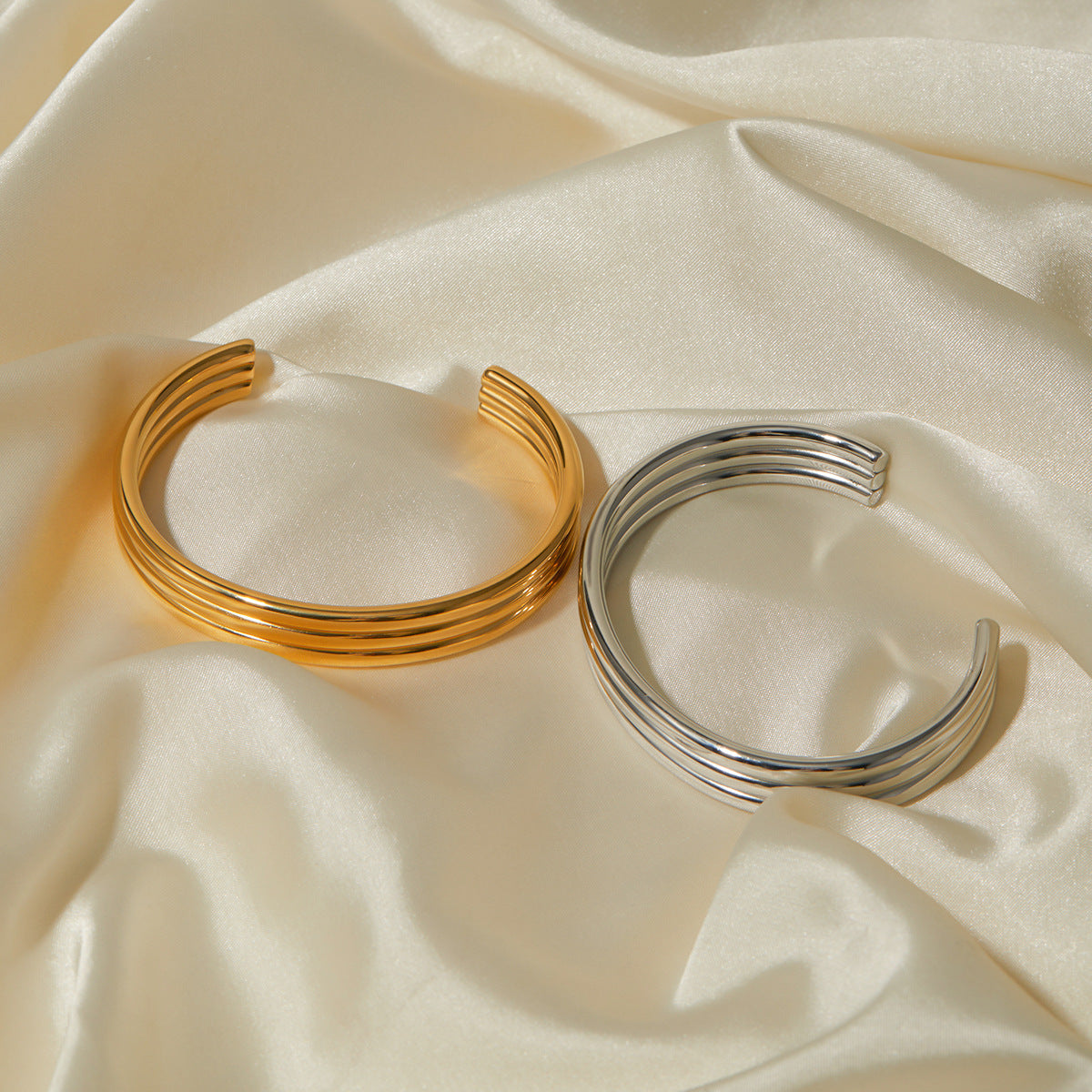 Demetria Golden Open Bracelet [W6FIGL38]