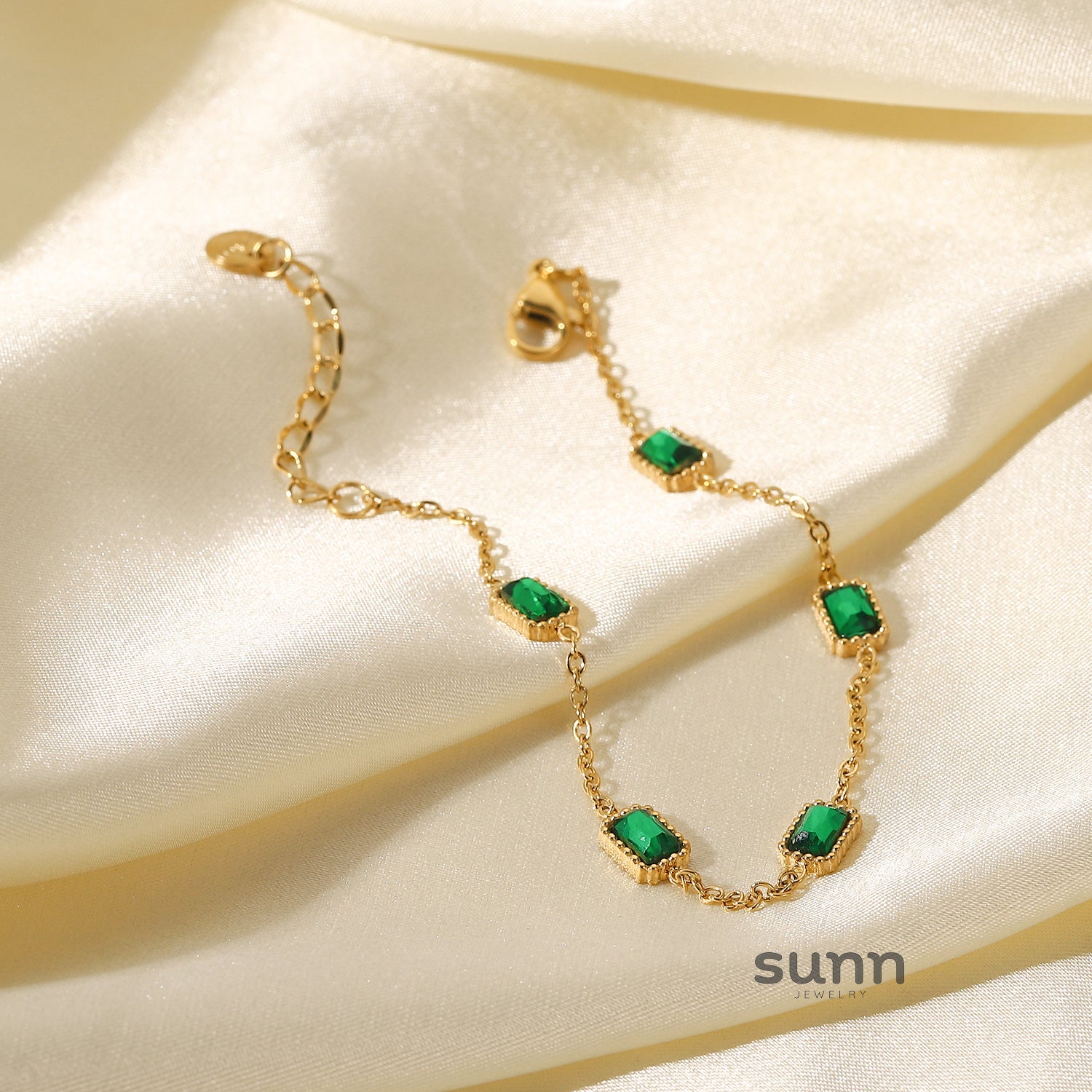 Deniz Emerald Geometric Bracelet [CYEM30YW]