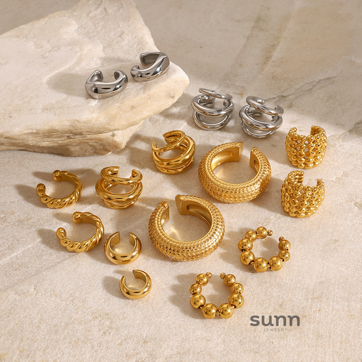 Deonna Modern Gold Ear Cuffs [P0PLA80E]