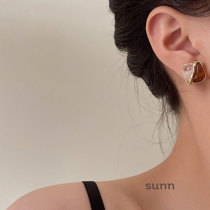 Desirae Fluid Gold Earrings [GMQSOYON]