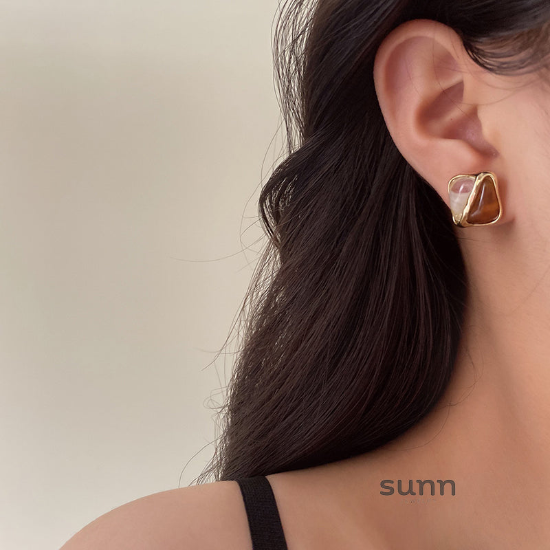 Desirae Fluid Gold Earrings [4V2XJ6D6]