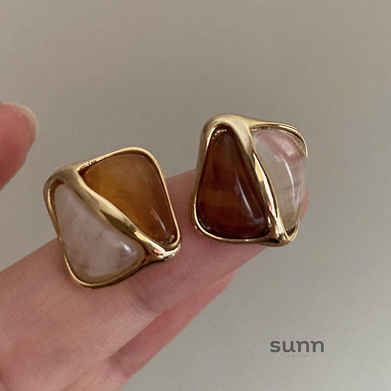 Desirae Fluid Gold Earrings [PTSIAHX9]