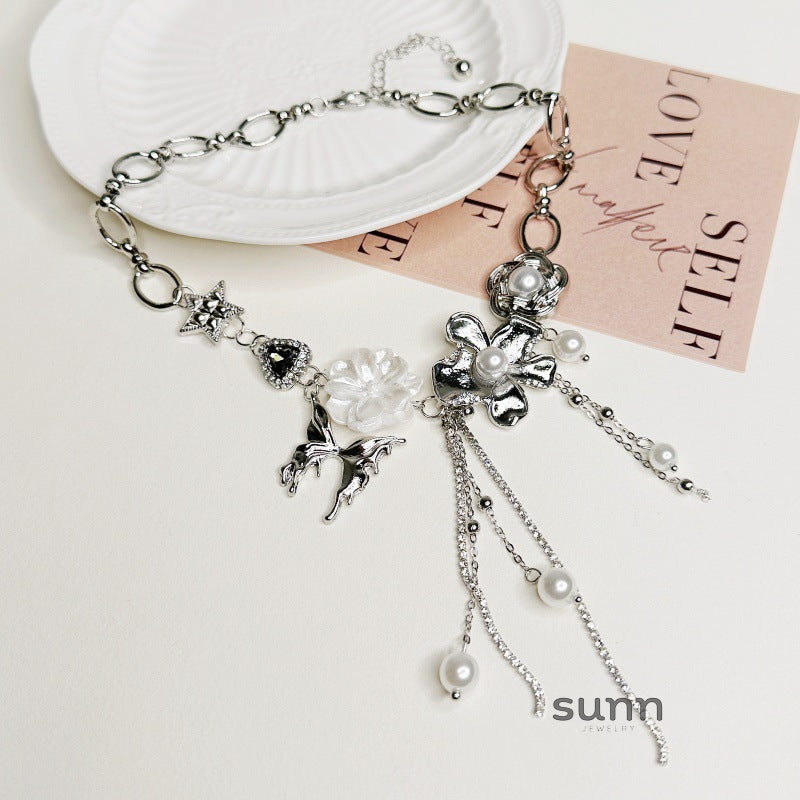 Desire Butterfly Pearl Necklace [QCW3VUZO]