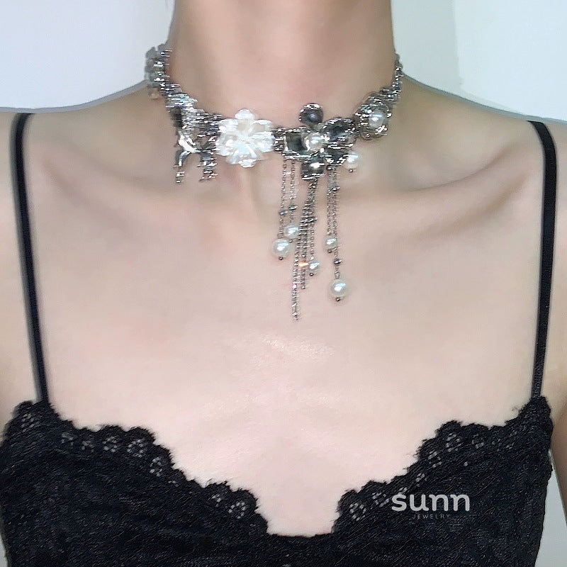 Desire Butterfly Pearl Necklace [OUEC1TRQ]