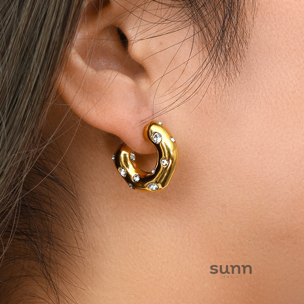 Destiney Irregular Pearl C-Hoop Earrings [WMQ2VBA2]