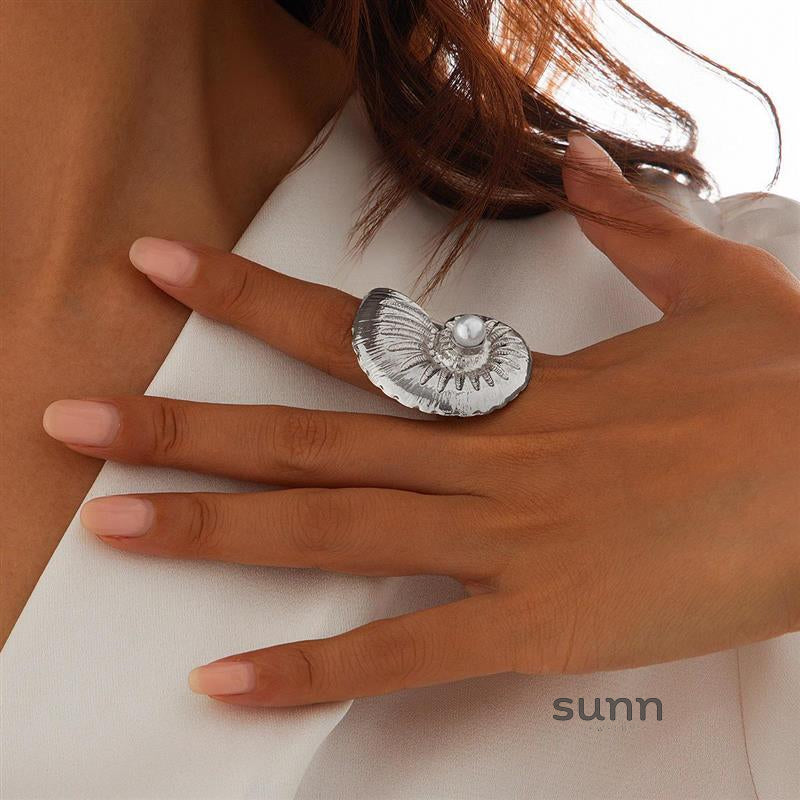 Destini Pearl Seashell Ring [558Q0KOQ]