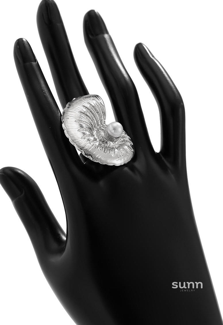 Destini Pearl Seashell Ring [Z2FO602J]