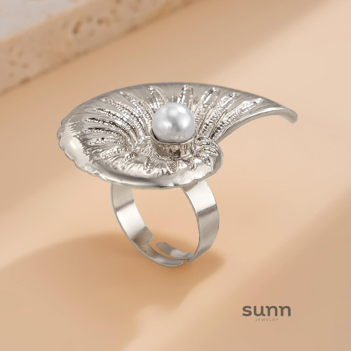 Destini Pearl Seashell Ring [X3AQ5KX6]