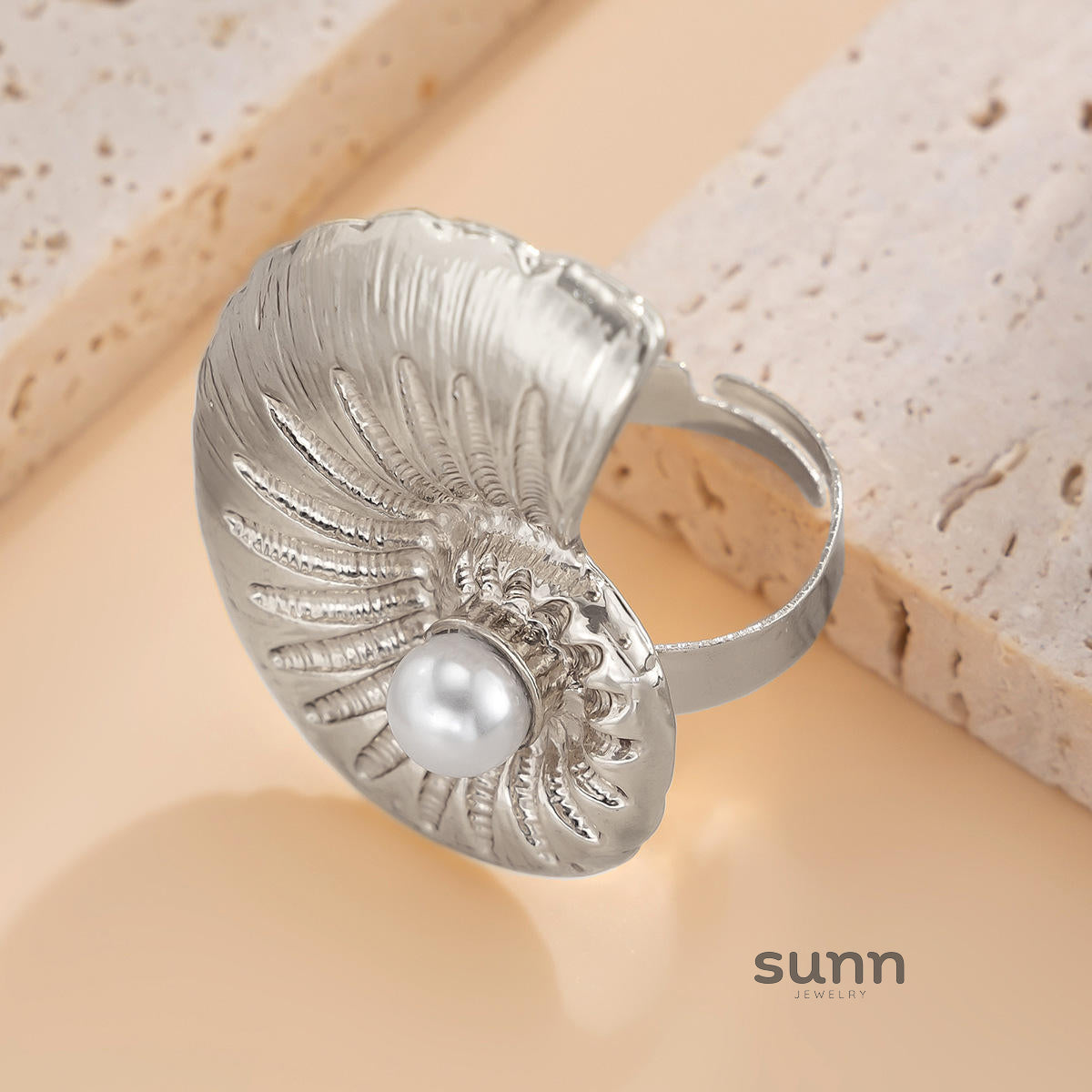Destini Pearl Seashell Ring [ZW2VY2EH]