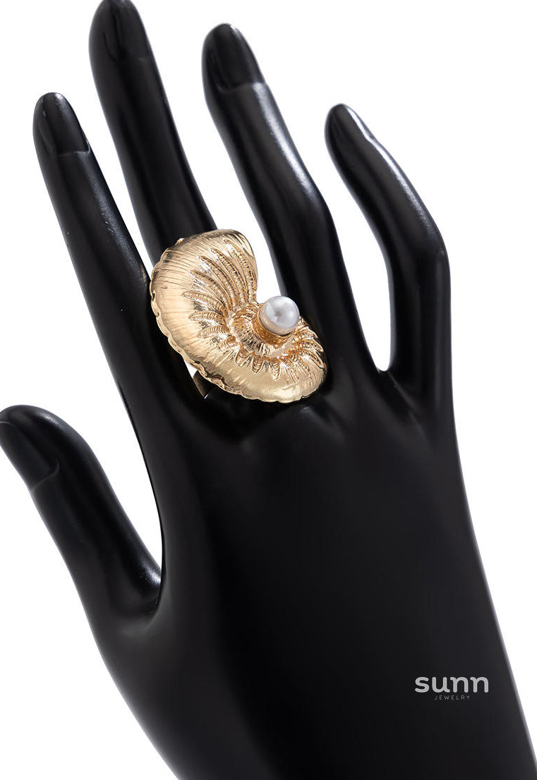 Destini Pearl Seashell Ring [3TVXVP6I]
