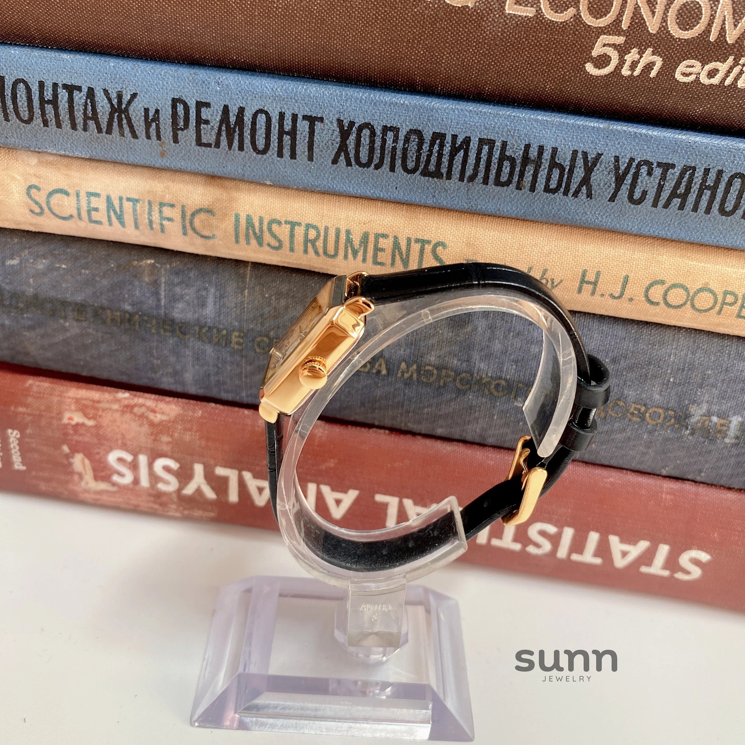 Destiny Vintage Square Gold Watch