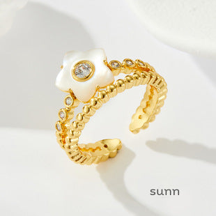 Devin Natural Shell Flower Ring [FQ26EBBS]