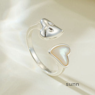 Devin Natural Shell Flower Ring [NSSRGL7T]
