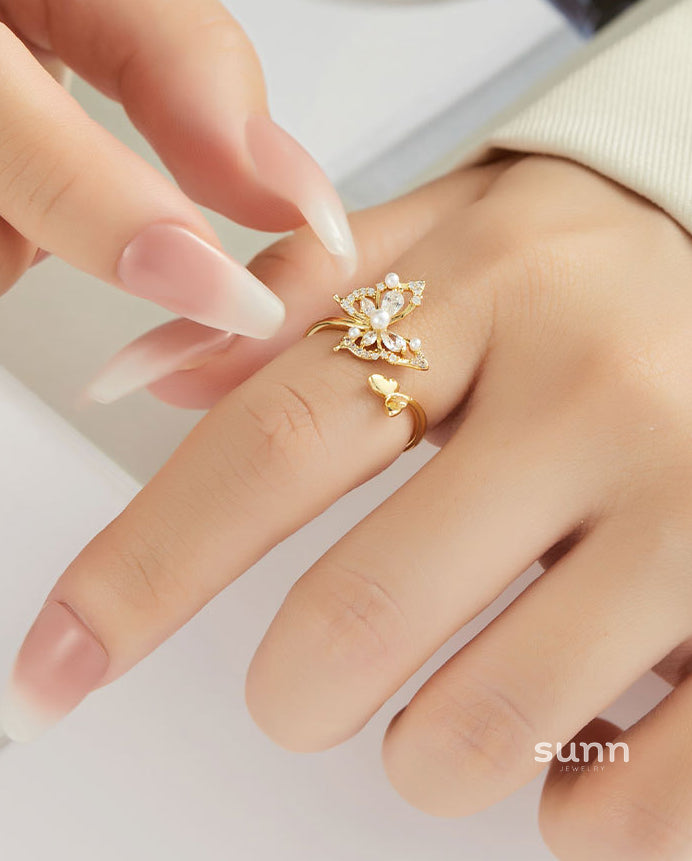 Deysi Delicate Butterfly Ring [OVQAZN8Q]