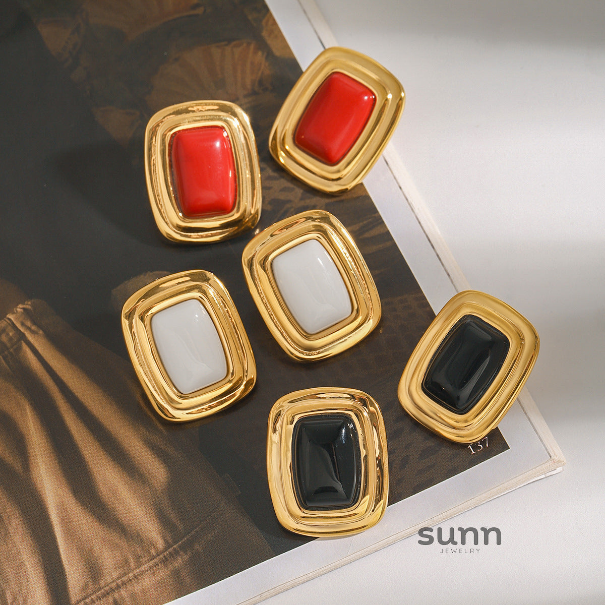 Dhanya Geometric Dangle Earrings [5AFSTPZG]