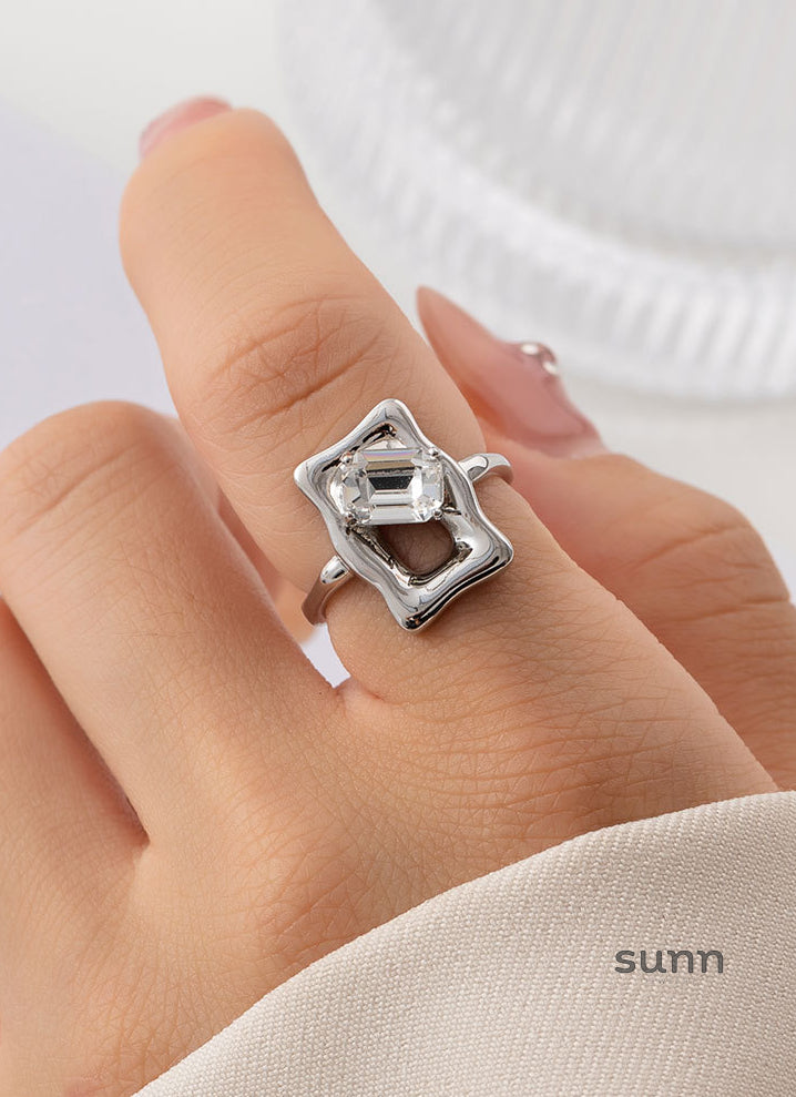 Dhriti Fluid Metal Statement Ring [RVDGCMB7]