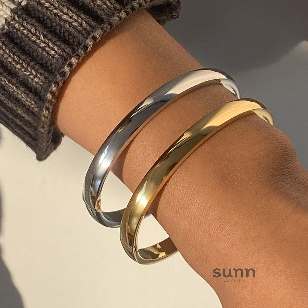 Dia Modern Buckle Cuffs [153WGS7H]