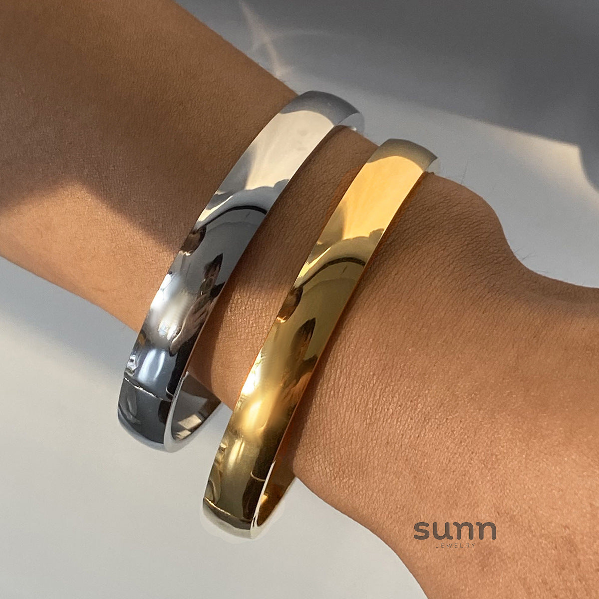 Dia Modern Buckle Cuffs [XAY8TW69]