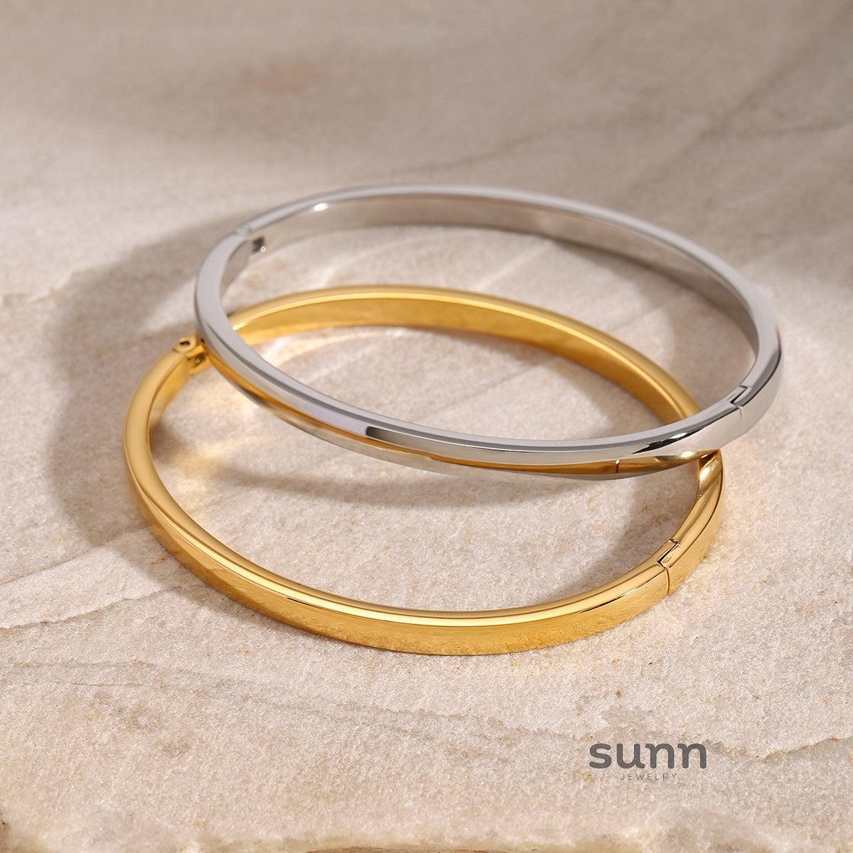 Dia Modern Buckle Cuffs [KOU4V5YU]