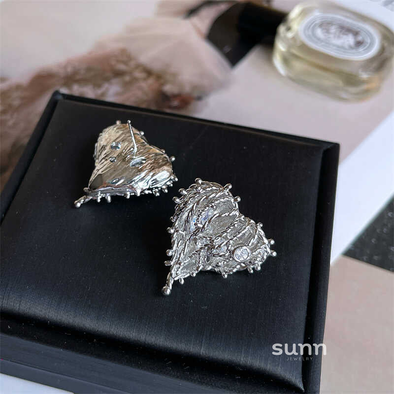 Diem Zircon Heart Hoops [VX93L5EN]