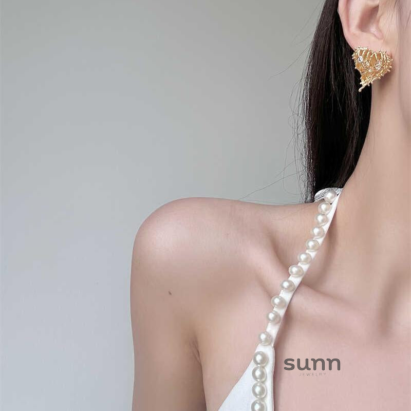 Diem Zircon Heart Hoops [C9UNOXZP]