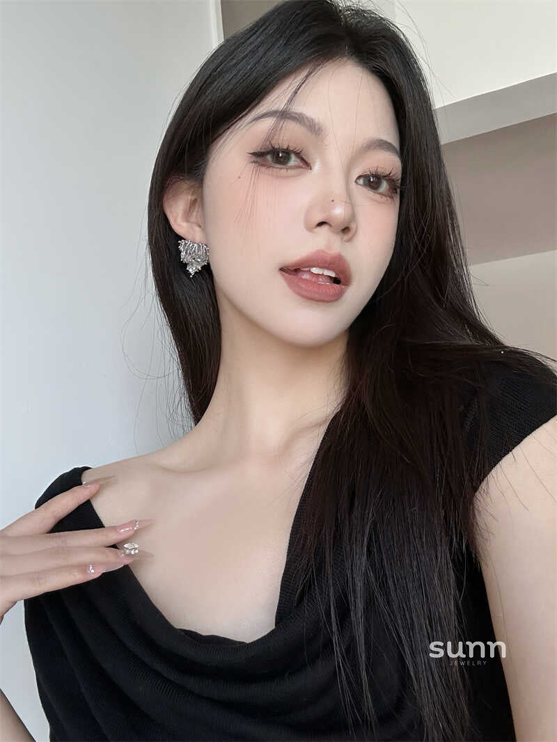 Diem Zircon Heart Hoops [NE0NV2GY]