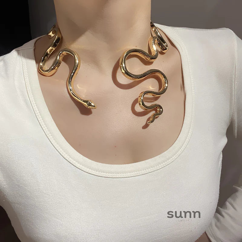Dinah Serpentine Spring Choker