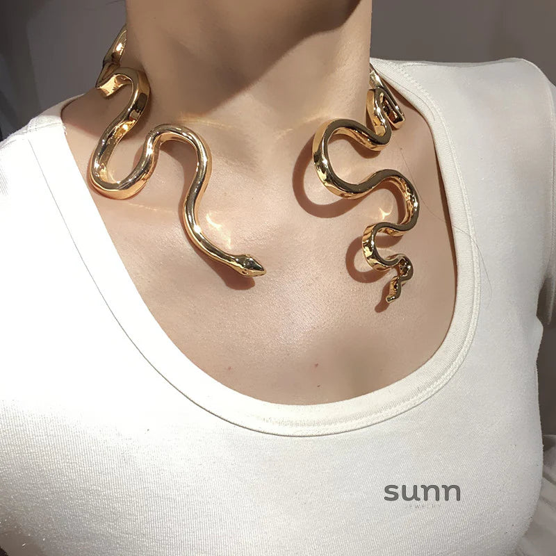 Dinah Serpentine Spring Choker