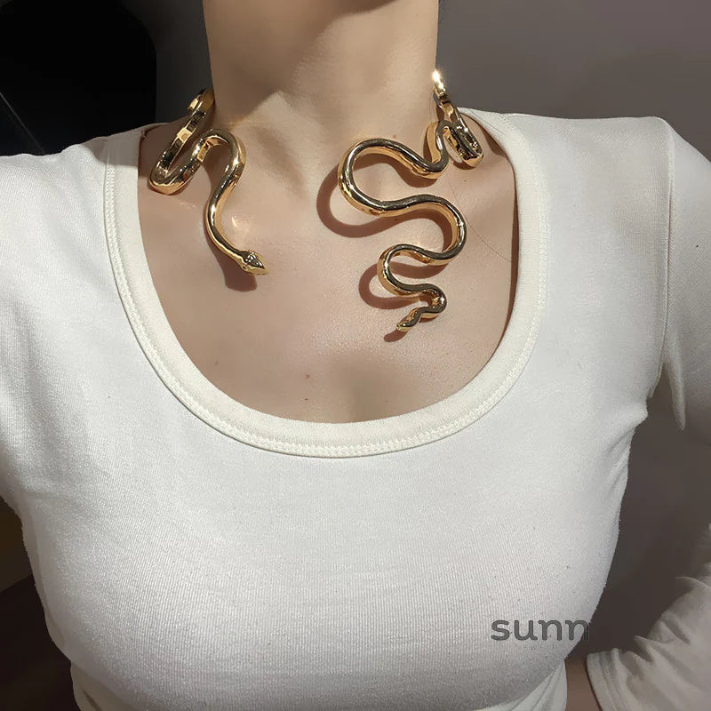 Dinah Serpentine Spring Choker