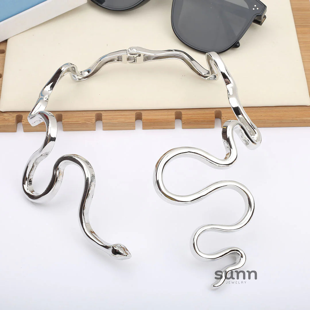 Dinah Serpentine Spring Choker