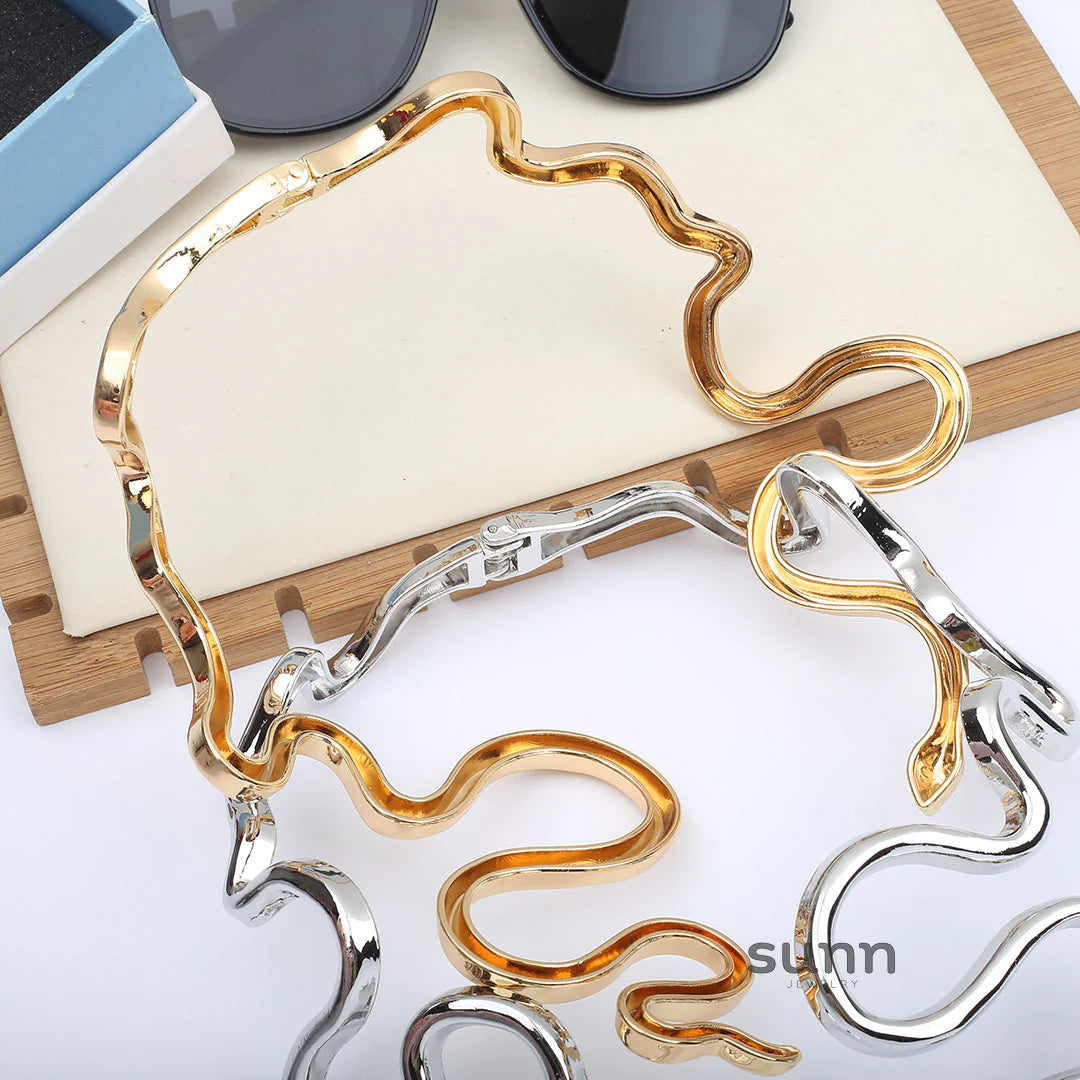 Dinah Serpentine Spring Choker