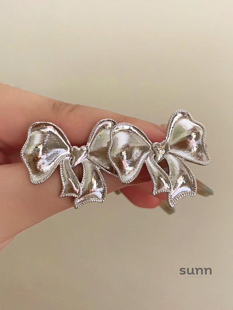 Dominique French Bow Earrings [E47LHYEQ]