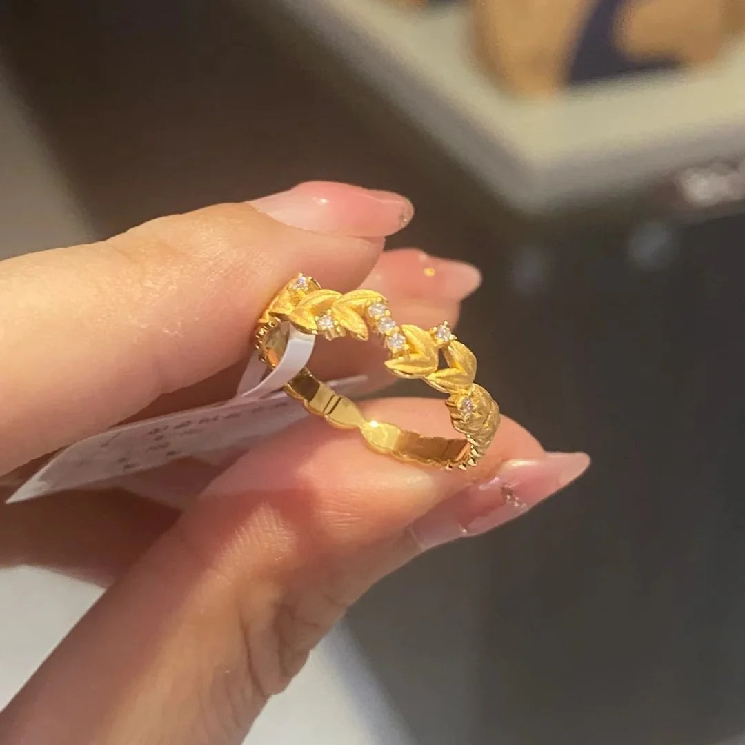 Donna Golden Laurel Ring