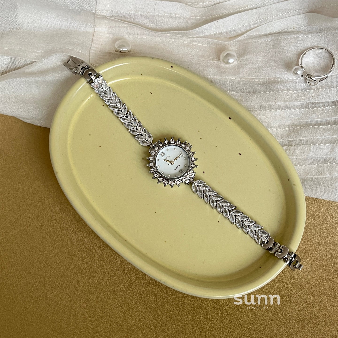 Dorothy Floral Bracelet Watch [Q42NN3PU]