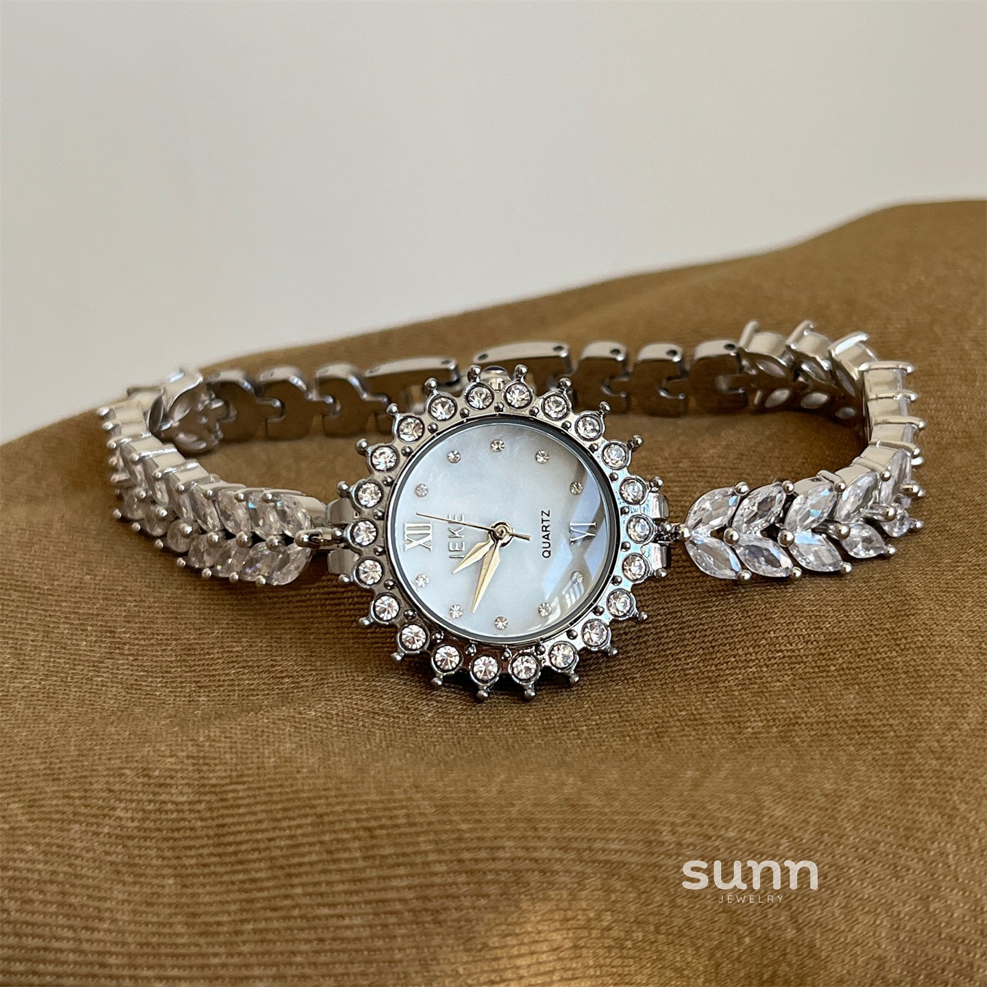 Dorothy Floral Bracelet Watch [IMCK7AKJ]