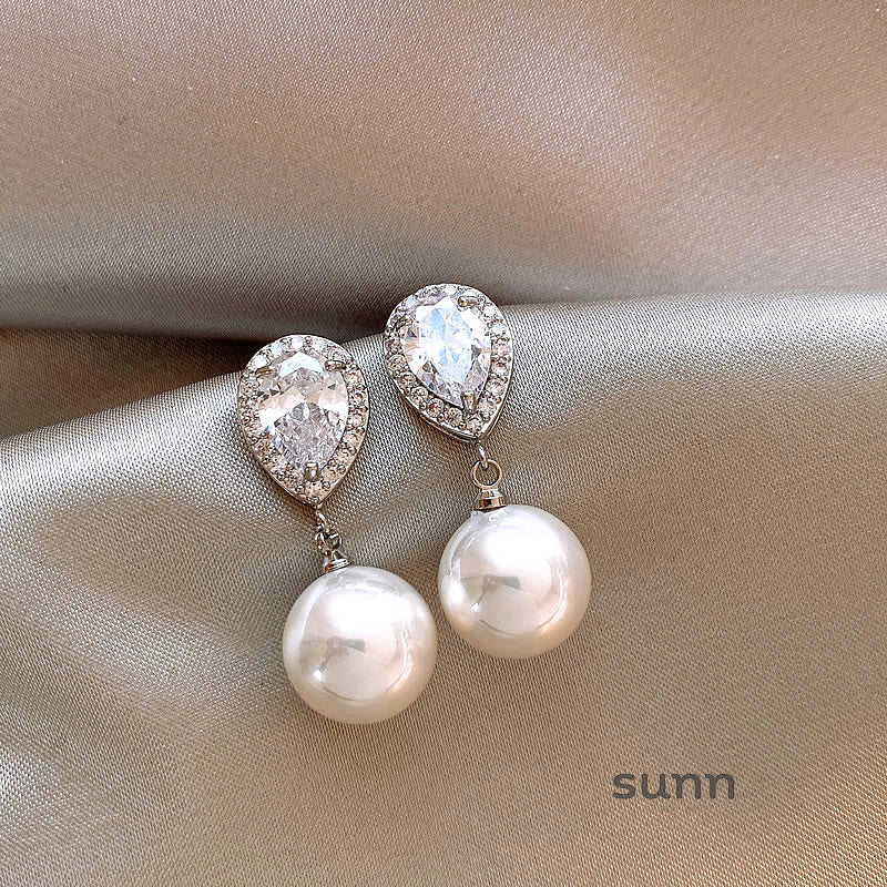 Dream Zirconium Drop Earrings [D0LAYTZH]