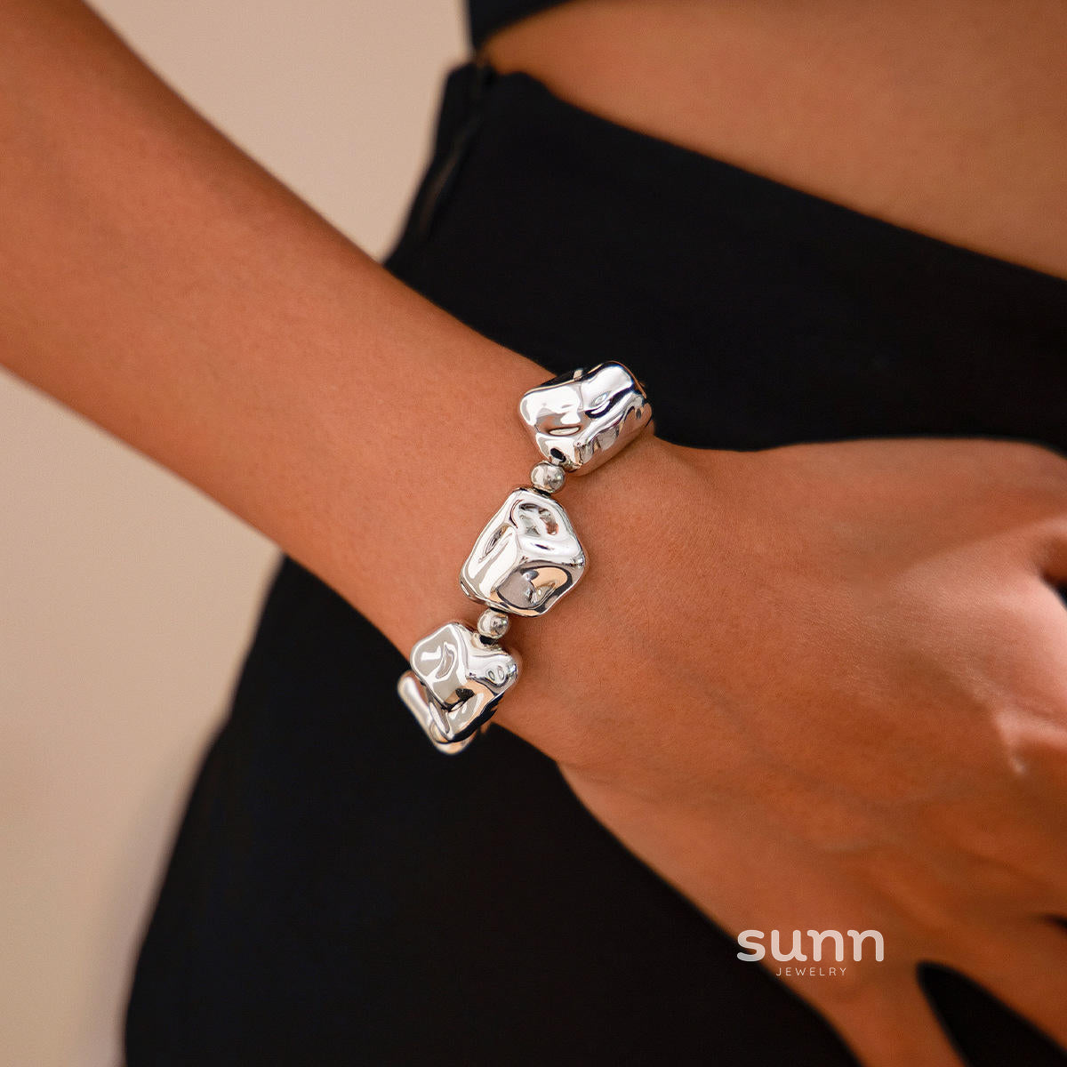 Eastyn Molten Cuff Bracelet [XB5AA062]