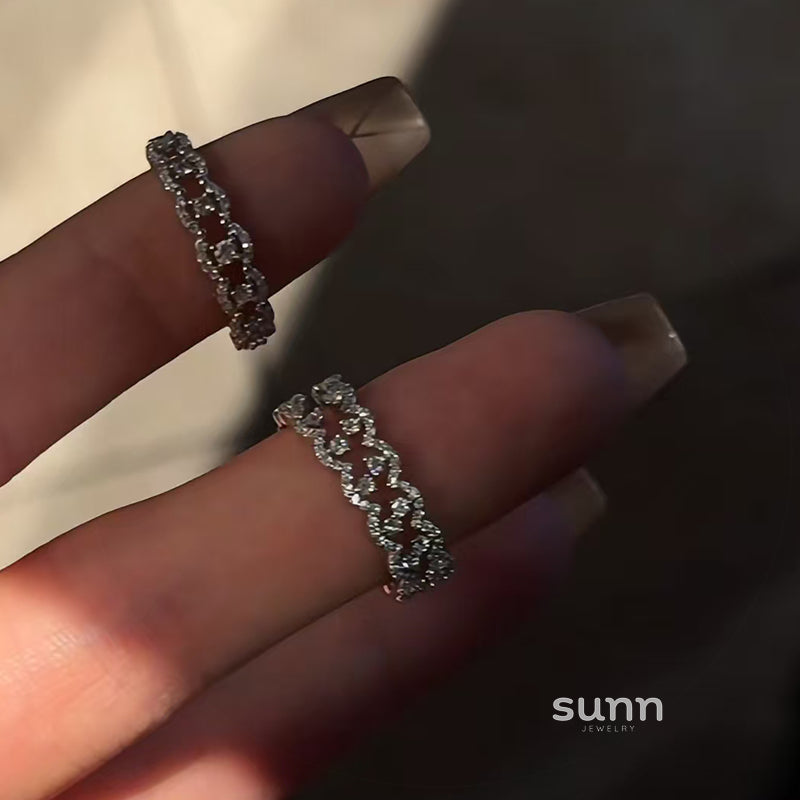 Echo Lace Stacking Ring [D2IBIMOP]