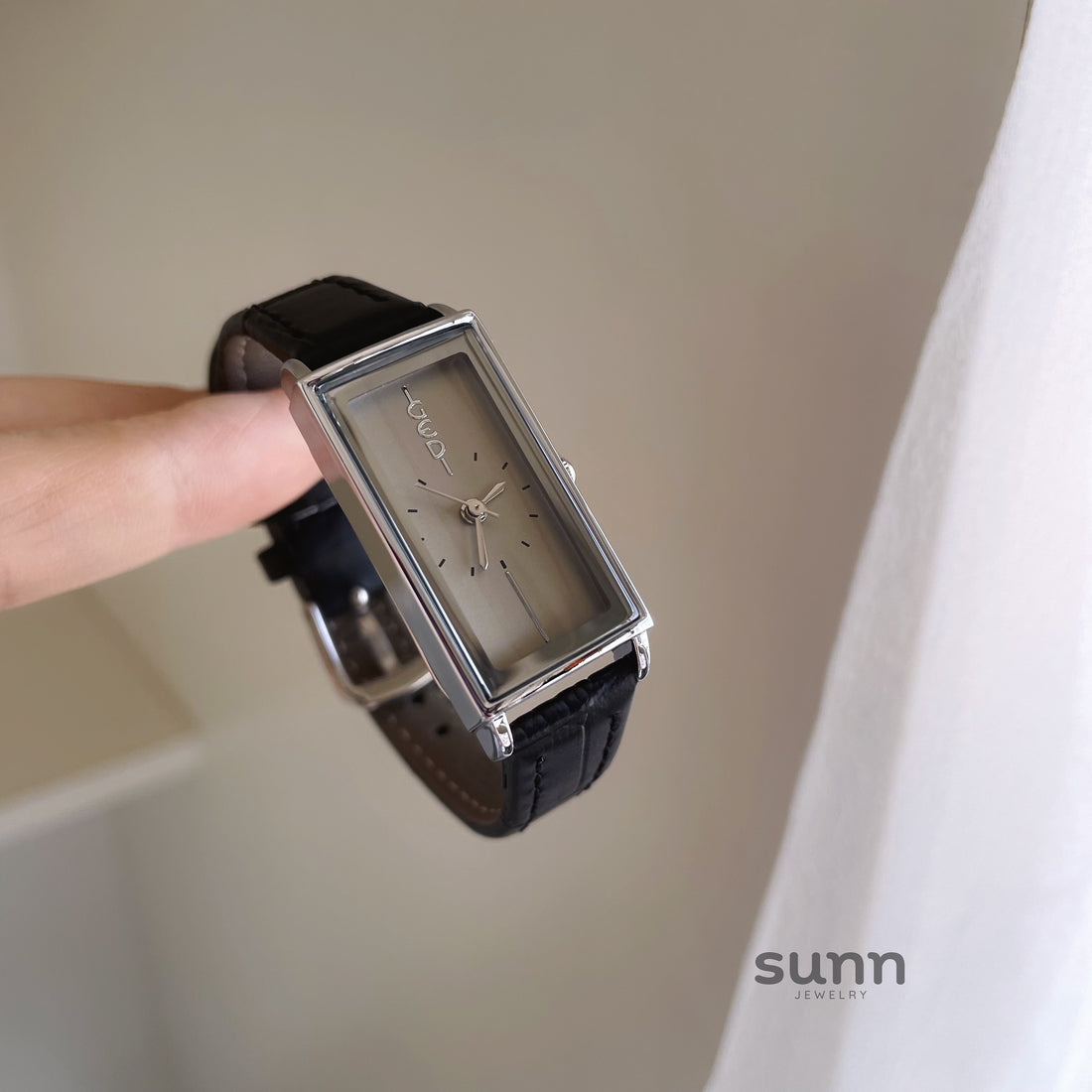Echo Rectangular Leather Watch [LS3TD10Q]