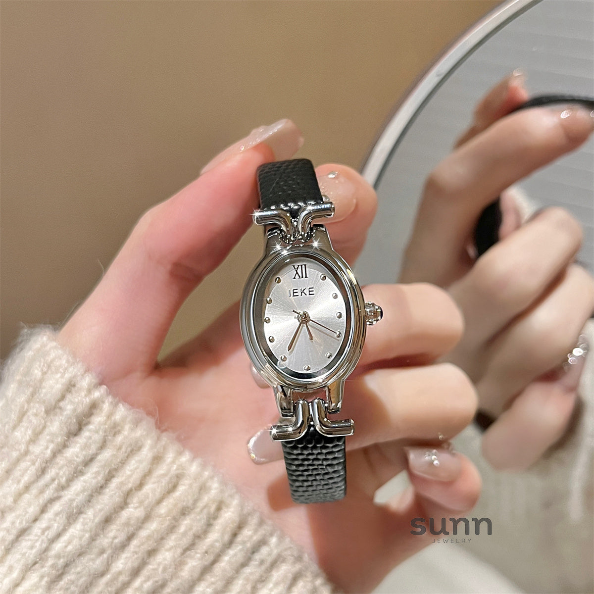 Edna Elegant Oval Watch [EB8P4T1F]
