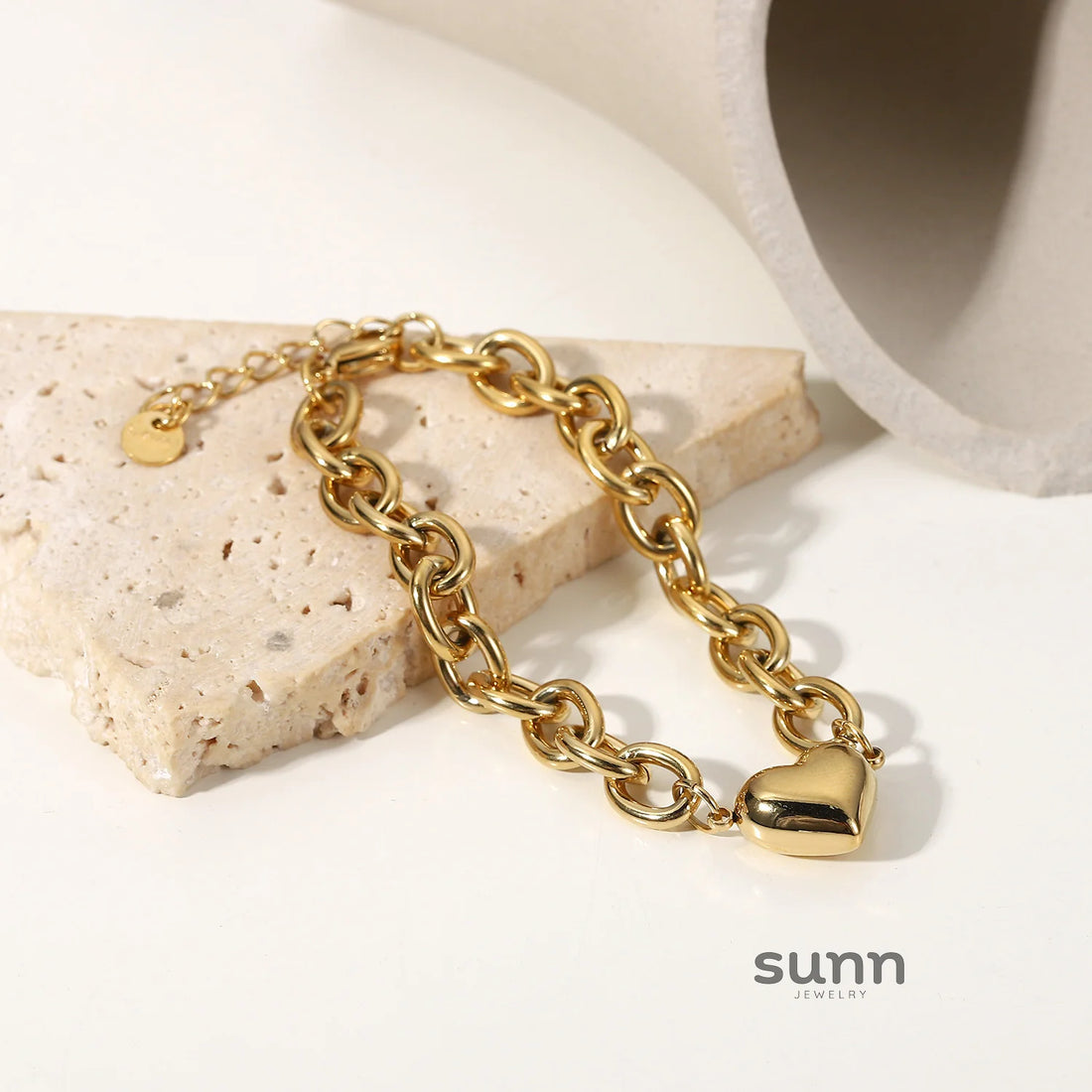 Eeva Bold Heart Chain Bracelet