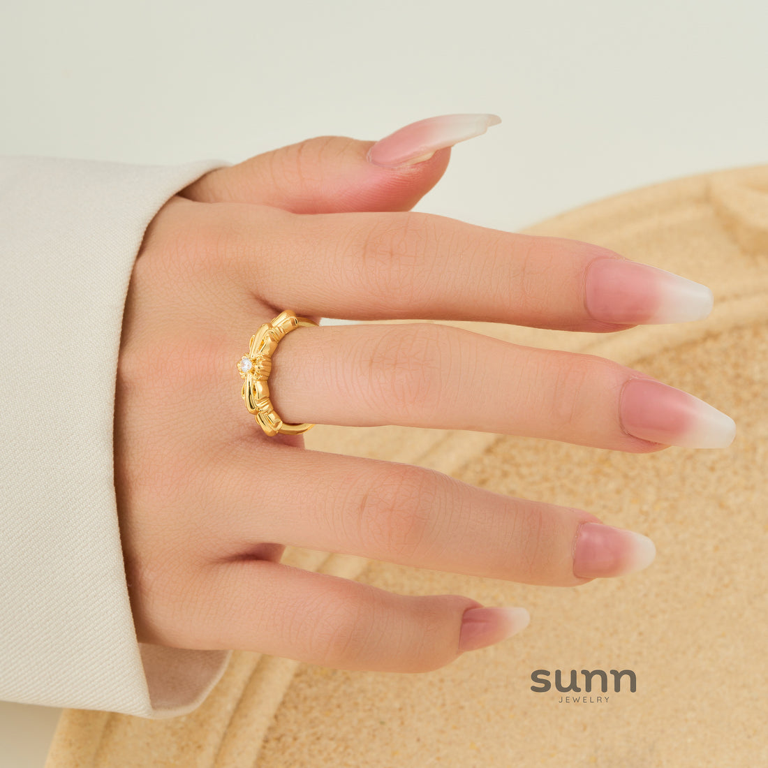 Eila Elegant Cross Flower Ring [JB4OX2Y5]